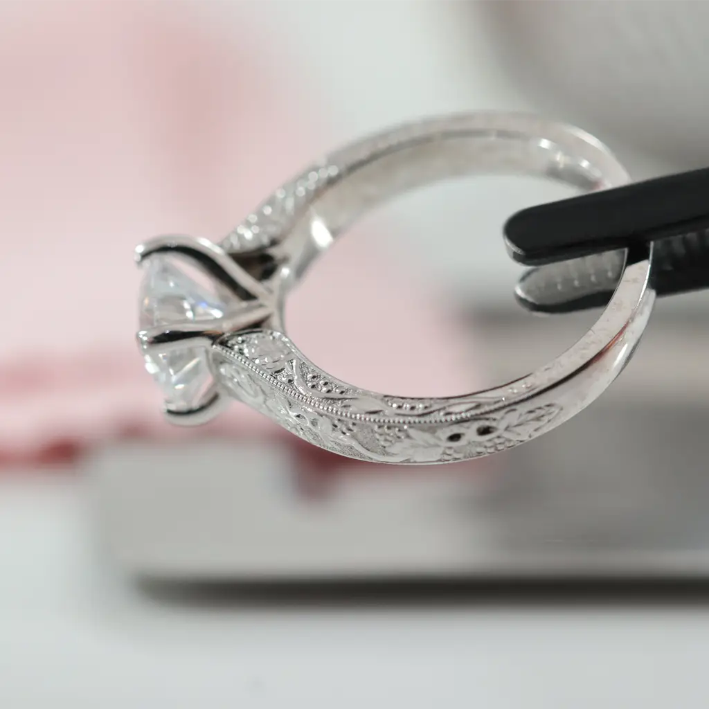 repair your engagement ring at Quorri Canada