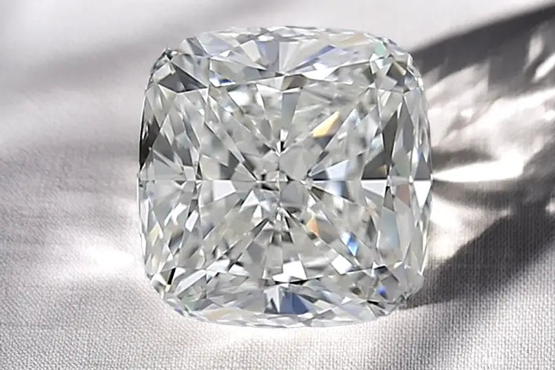 3 carat crushed ice cushion lab diamond at Quorri Canada