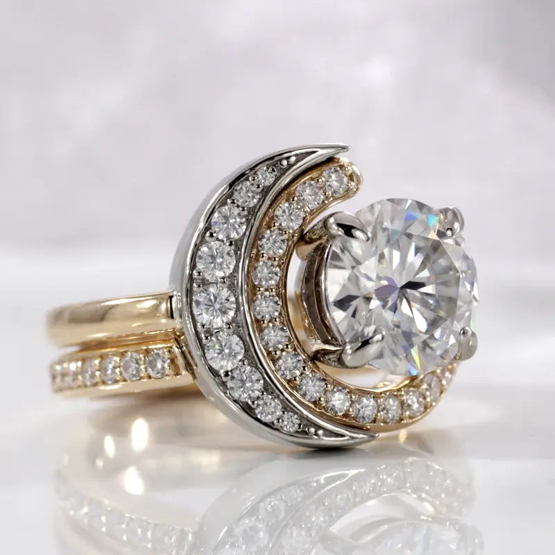 two-tone gold moon and round engagement ring at Quorri Canada