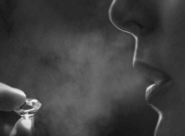 aterna moissanite diamond passes fog test
