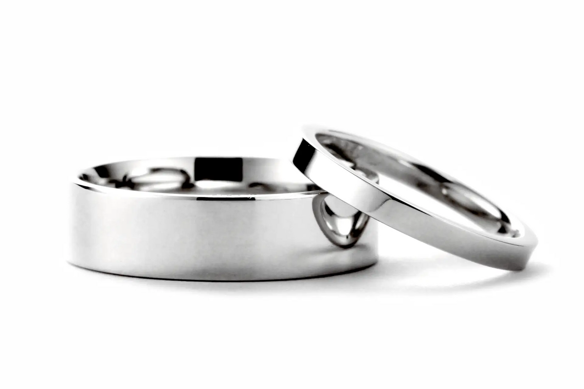 modern flat wedding bands 14k white gold 2mm to 4mm Quorri Canada