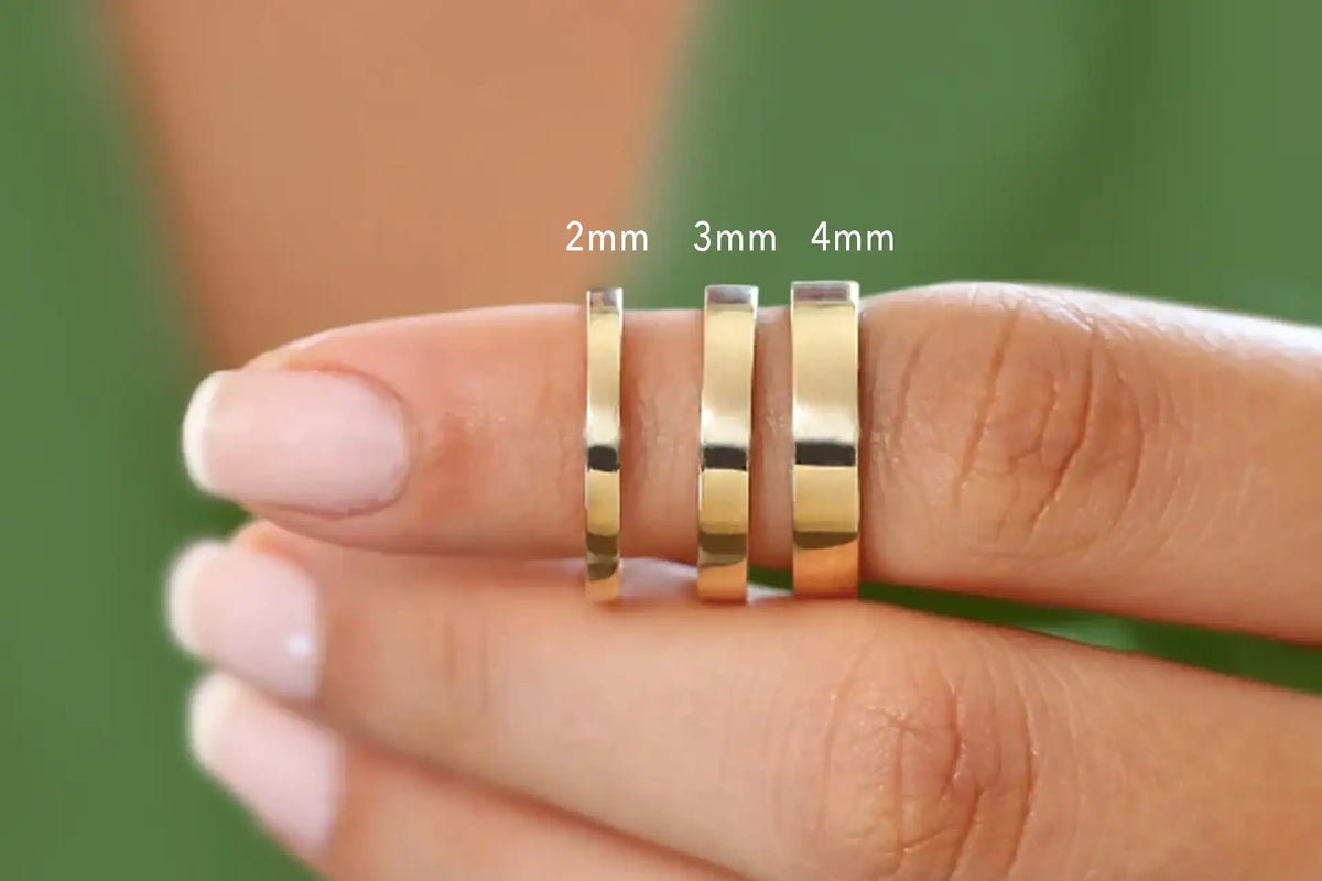 modern flat 2mm to 4mm wedding band 18k yellow gold Quorri Canada