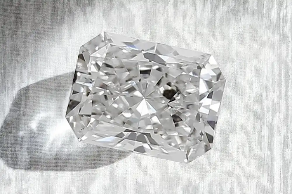 3 carat radiant cut lab grown diamond made in Canada at Quorri