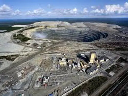 how natural diamond mines effect our earth and damage environment