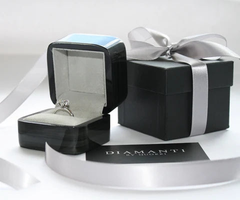 engagement ring deluxe jewelry box Canada
