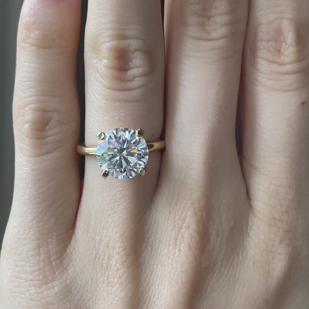 2.5 carat 18k yellow gold 4 prong round lab grown diamond engagement ring Quorri