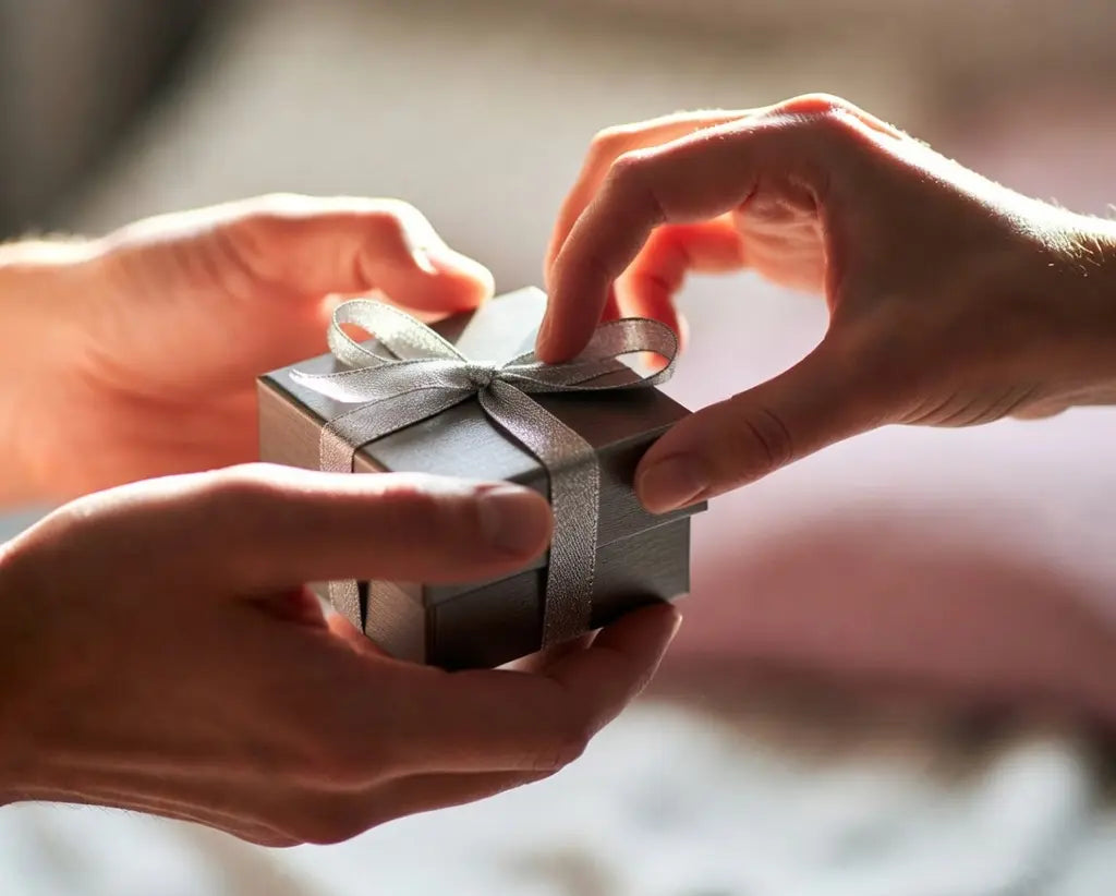 presentation box for lab diamond engagement rings and fine jewelry at Quorri