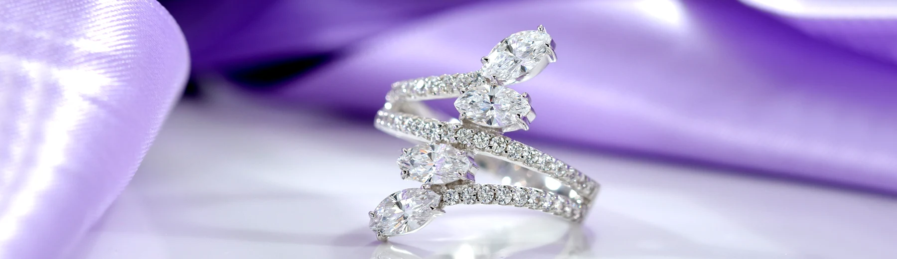sale hundreds with promotional treasure rings at Quorri Canada